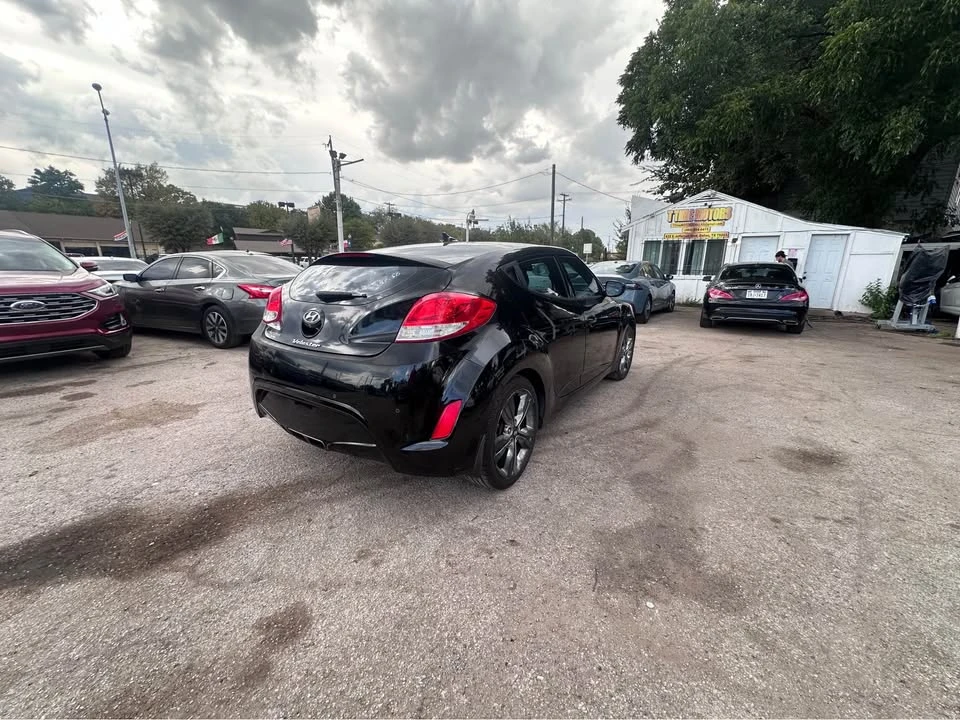 2016 Hyundai Veloster - Image 7 of 14