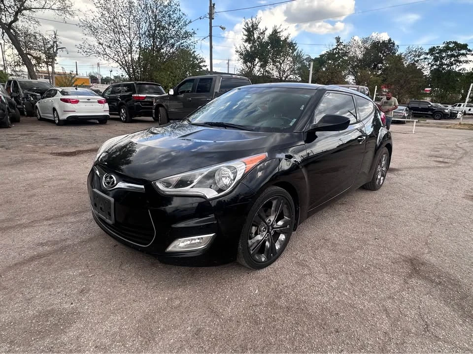 2016 Hyundai Veloster - Image 2 of 14