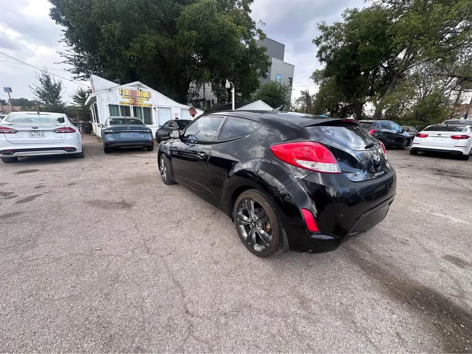 2016 Hyundai Veloster - Image 4 of 14