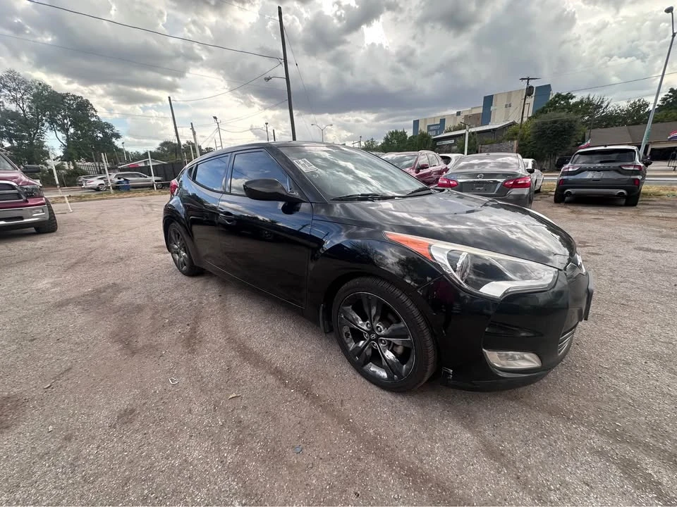 2016 Hyundai Veloster - Image 9 of 14