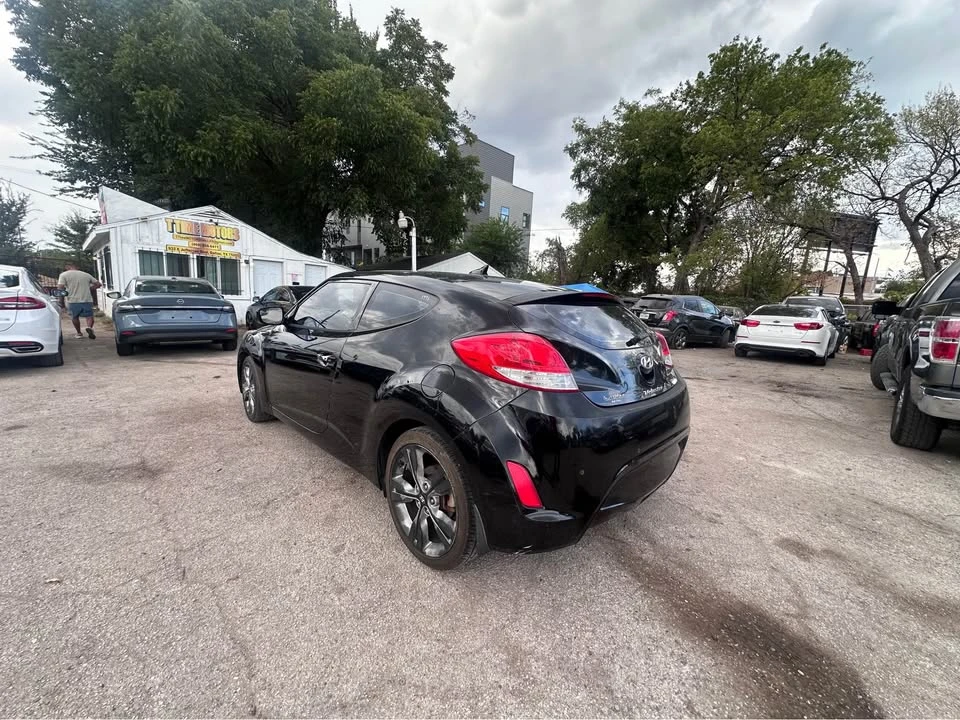2016 Hyundai Veloster - Image 5 of 14