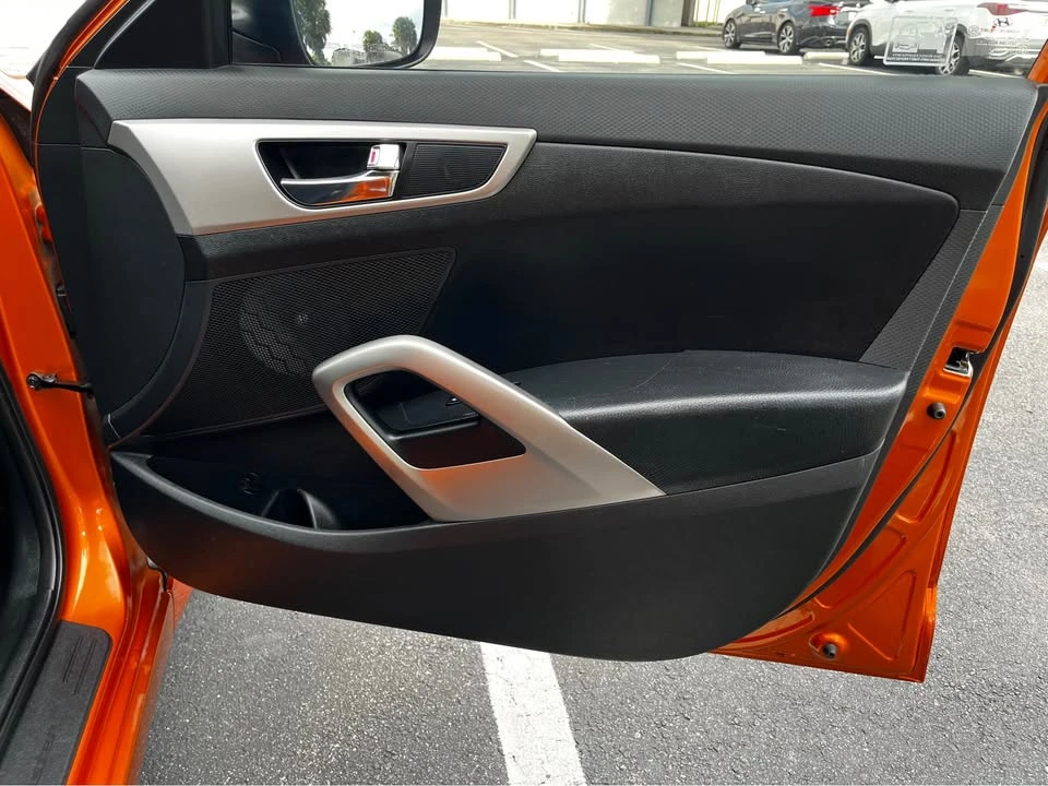 2016 Hyundai Veloster - Image 13 of 18