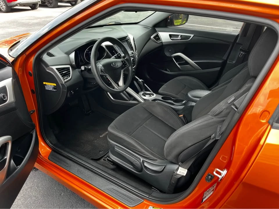 2016 Hyundai Veloster - Image 8 of 18