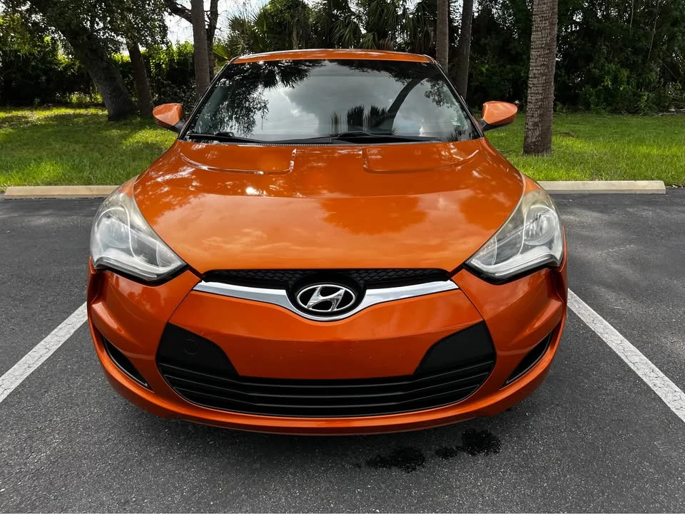 2016 Hyundai Veloster - Image 2 of 18