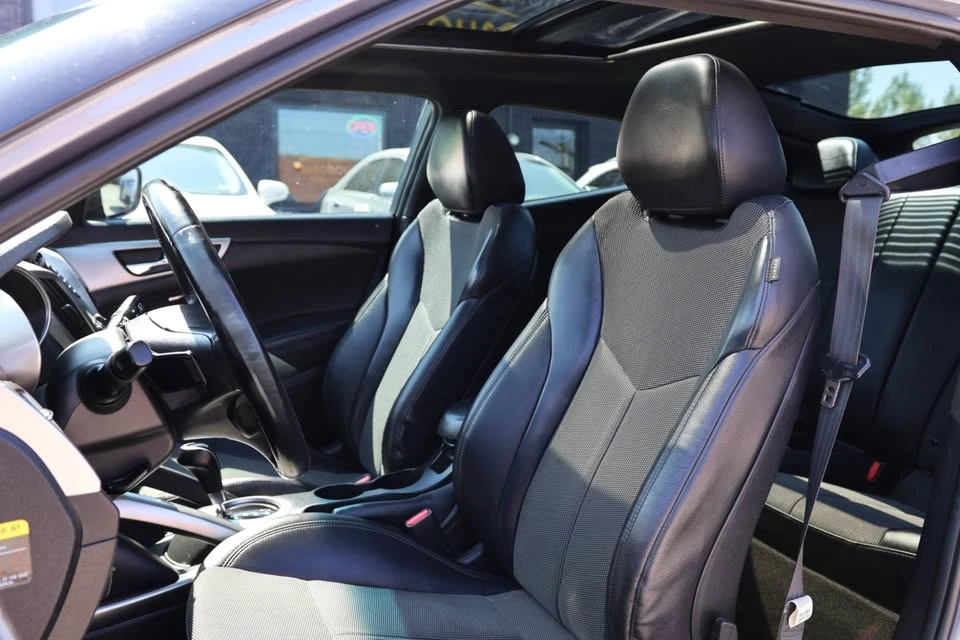 2016 Hyundai Veloster - Image 15 of 20