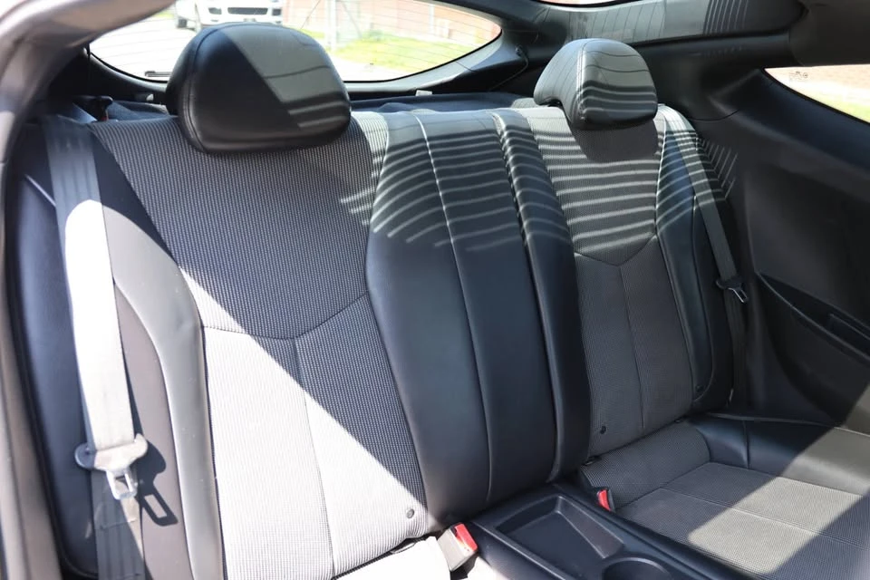 2016 Hyundai Veloster - Image 19 of 20