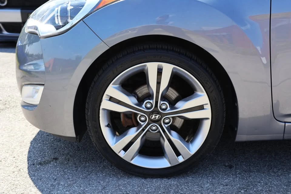 2016 Hyundai Veloster - Image 10 of 20