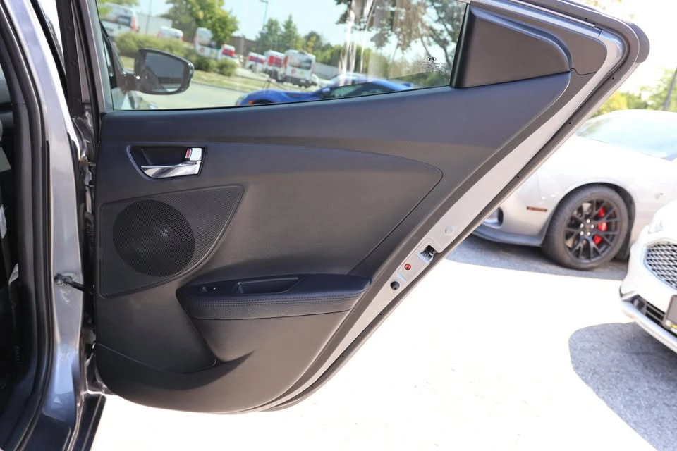 2016 Hyundai Veloster - Image 18 of 20