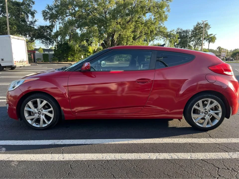 2016 Hyundai Veloster - Image 2 of 14