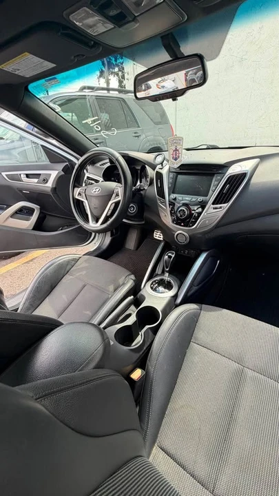 2016 Hyundai Veloster - Image 13 of 15