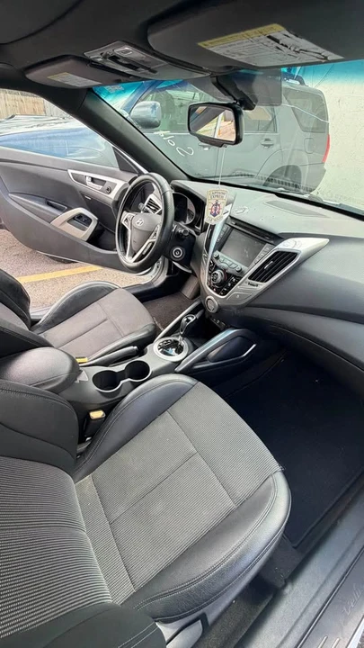 2016 Hyundai Veloster - Image 14 of 15