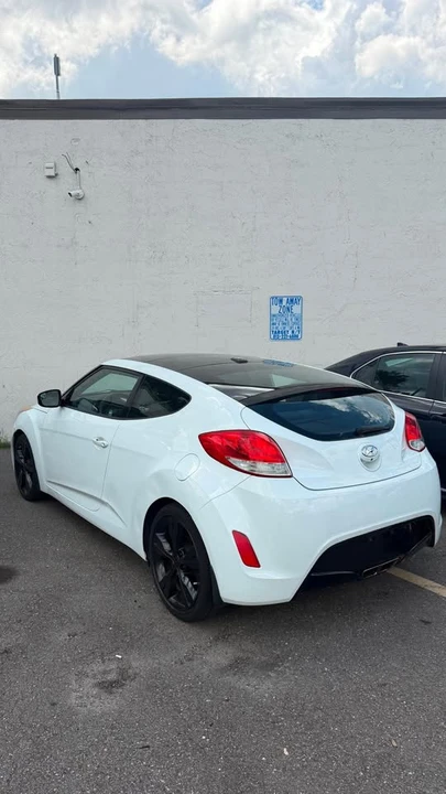 2016 Hyundai Veloster - Image 4 of 15