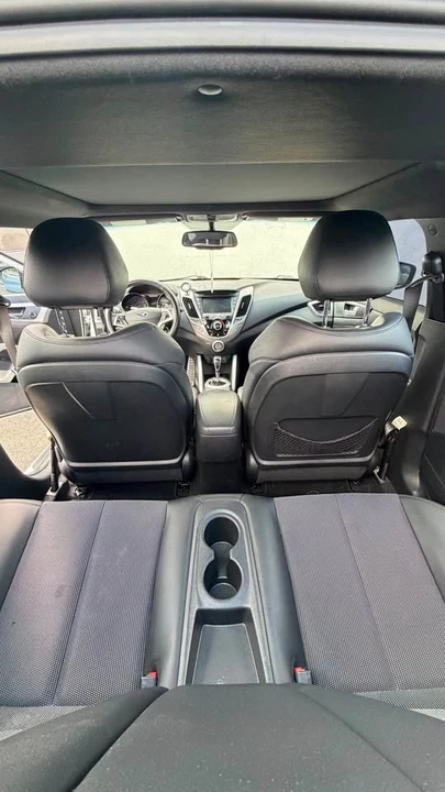 2016 Hyundai Veloster - Image 9 of 15