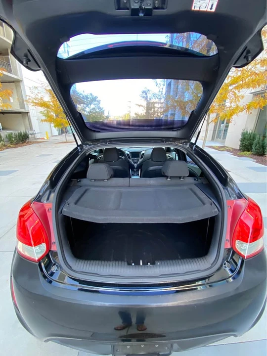 2016 Hyundai Veloster - Image 16 of 19