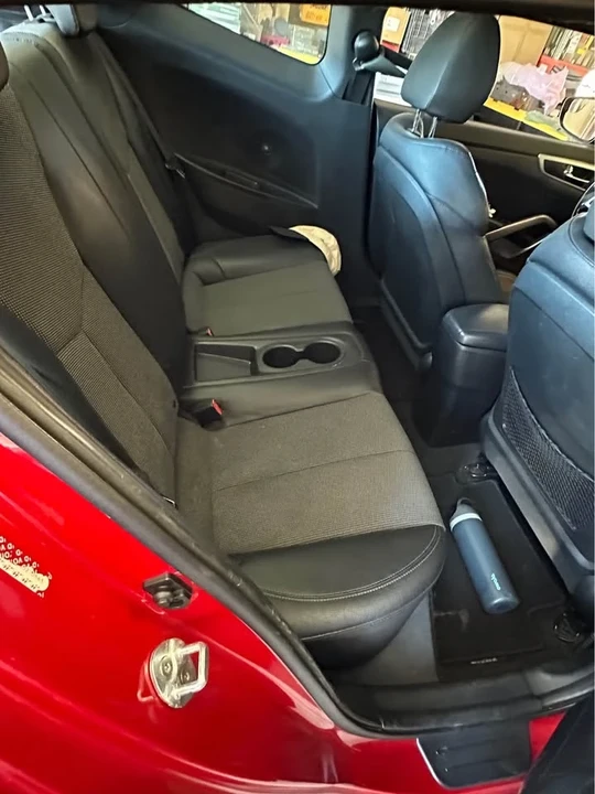 2016 Hyundai Veloster - Image 6 of 9