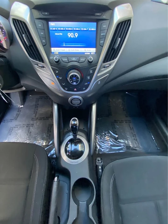 2016 Hyundai Veloster - Image 11 of 19