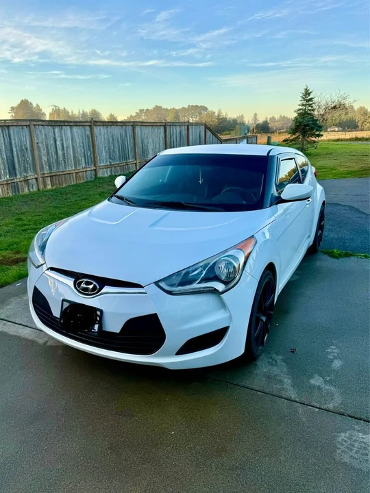 2016 Hyundai Veloster - Image 6 of 8