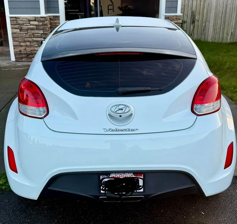 2016 Hyundai Veloster - Image 3 of 8