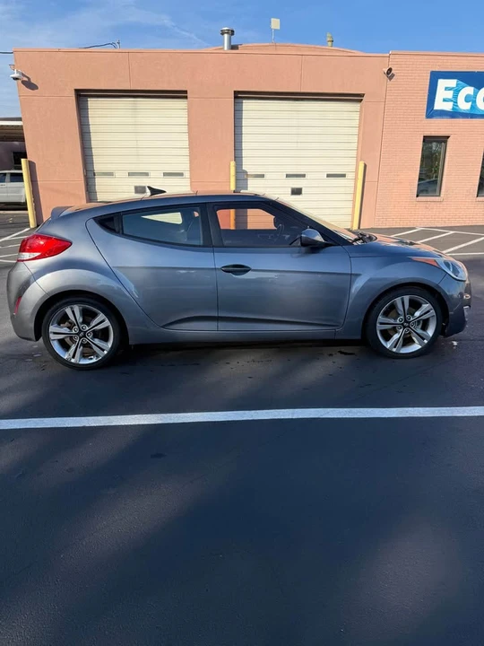 2016 Hyundai Veloster - Image 7 of 17