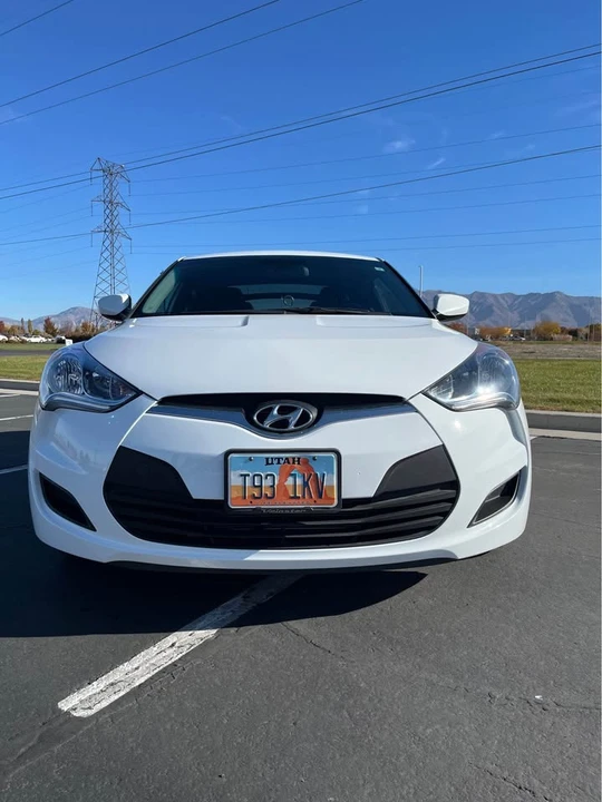 2016 Hyundai Veloster - Image 2 of 17
