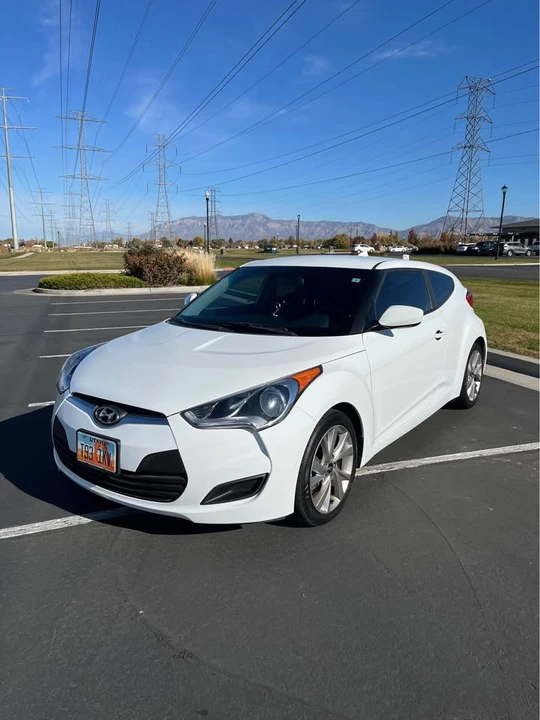 2016 Hyundai Veloster - Image 8 of 17