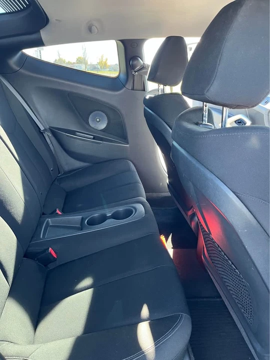 2016 Hyundai Veloster - Image 15 of 17