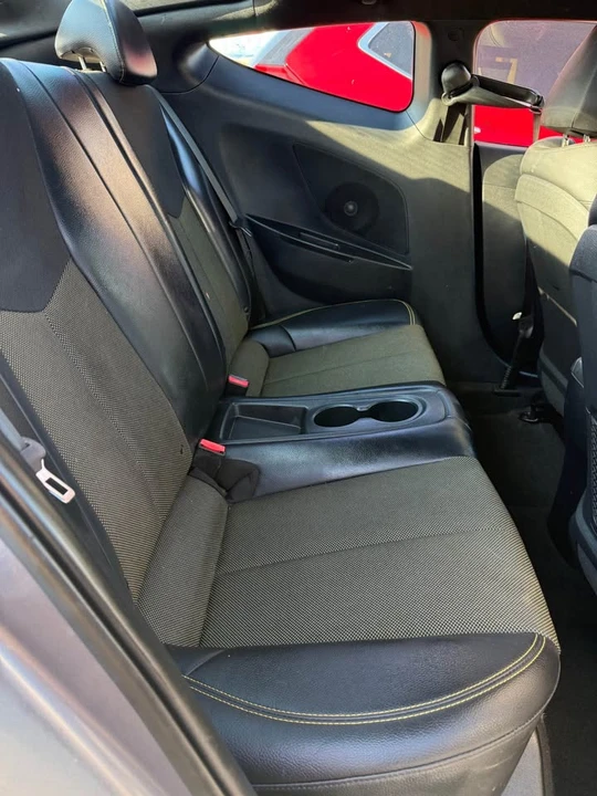 2016 Hyundai Veloster - Image 17 of 17