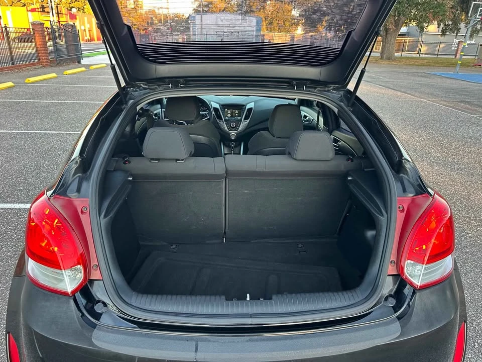 2016 Hyundai Veloster - Image 15 of 16