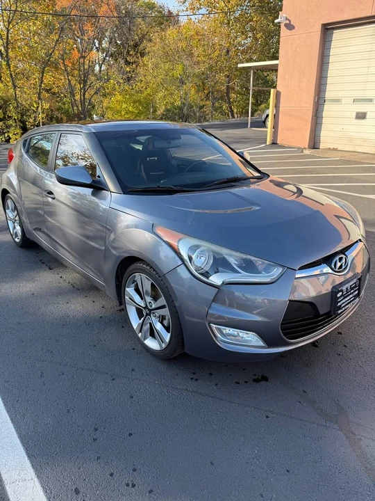 2016 Hyundai Veloster - Image 8 of 17