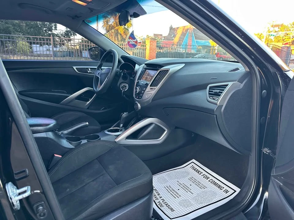 2016 Hyundai Veloster - Image 11 of 16