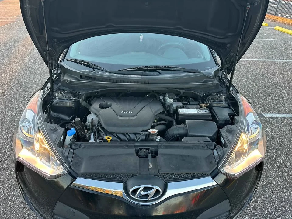 2016 Hyundai Veloster - Image 14 of 16