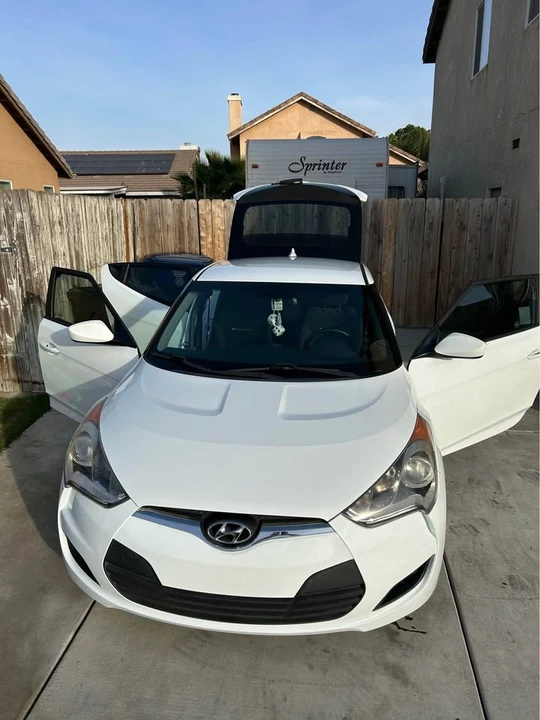 2016 Hyundai Veloster - Image 3 of 19