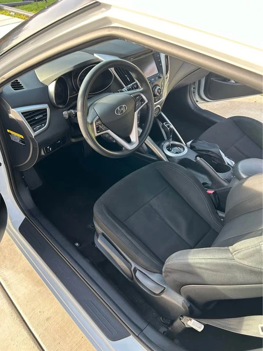 2016 Hyundai Veloster - Image 4 of 19