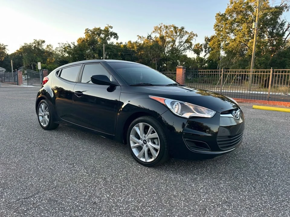2016 Hyundai Veloster - Image 2 of 16