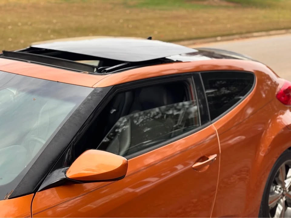2016 Hyundai Veloster - Image 2 of 7