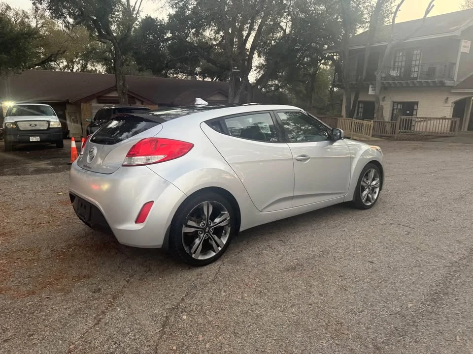 2016 Hyundai Veloster - Image 2 of 16