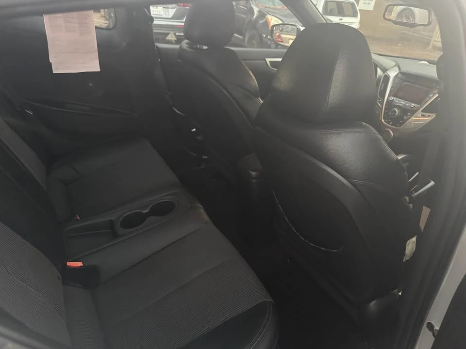 2016 Hyundai Veloster - Image 14 of 16