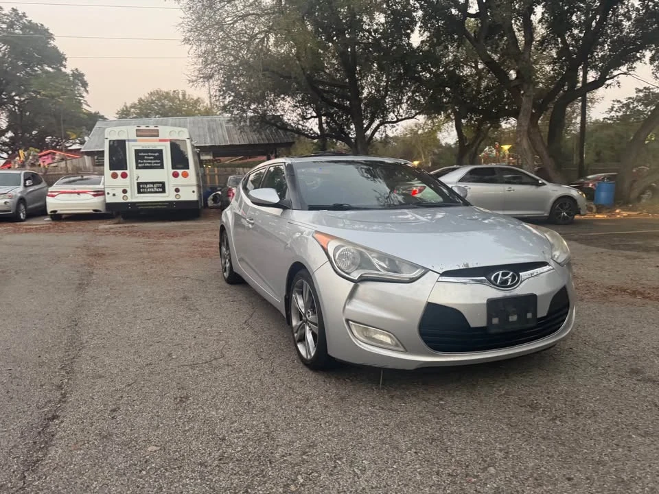 2016 Hyundai Veloster - Image 6 of 16