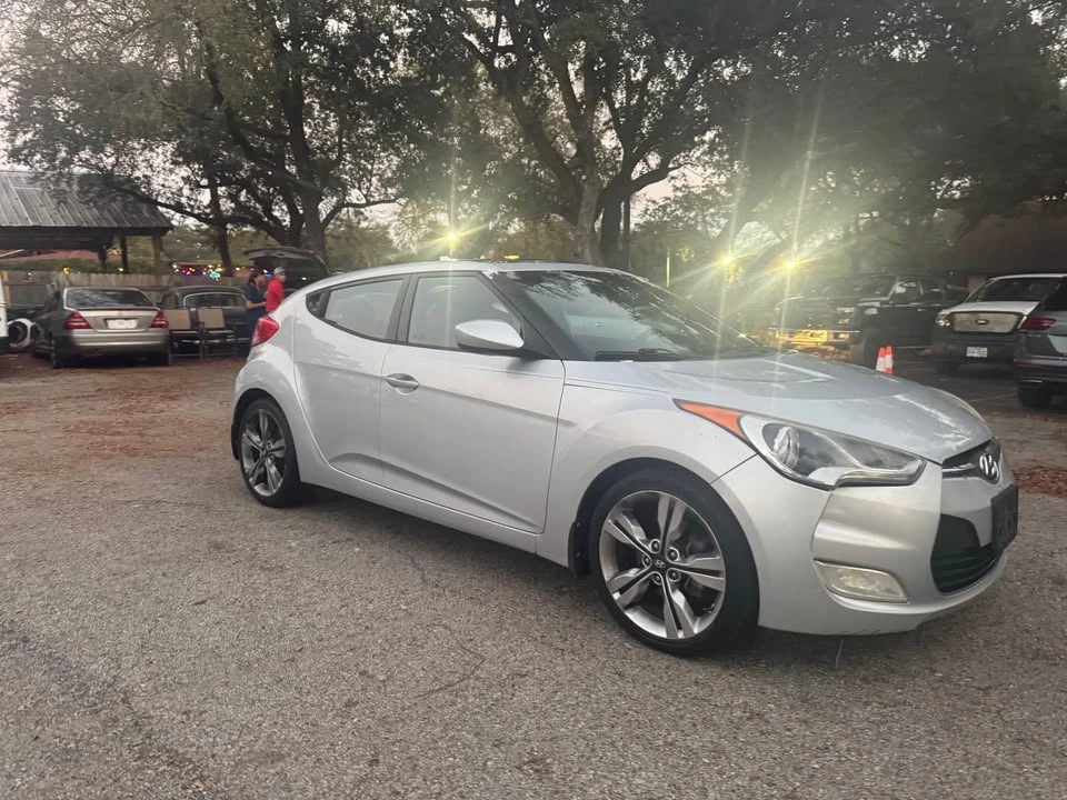 2016 Hyundai Veloster - Image 5 of 16