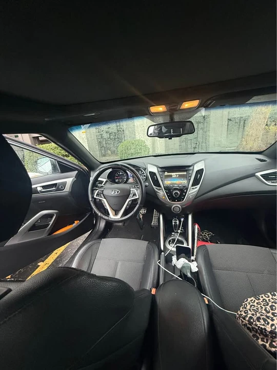 2016 Hyundai Veloster - Image 2 of 7