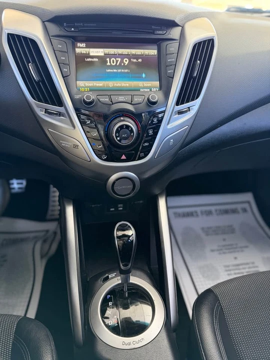 2016 Hyundai Veloster - Image 18 of 19