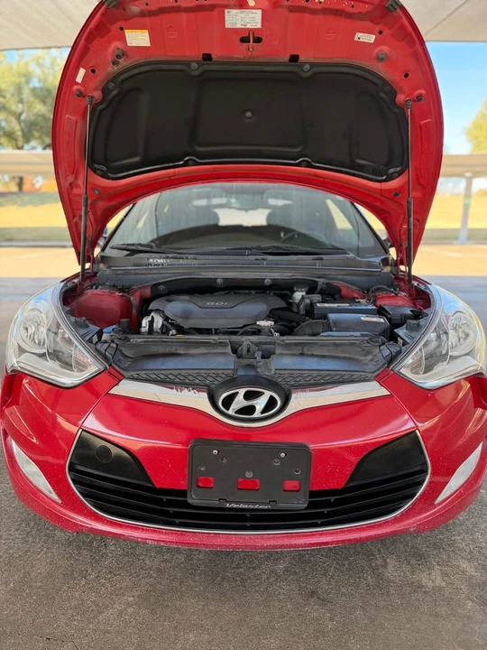 2016 Hyundai Veloster - Image 16 of 19