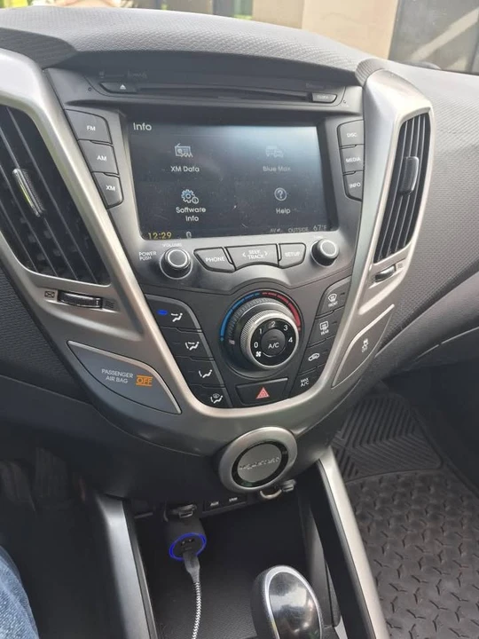 2016 Hyundai Veloster - Image 7 of 7