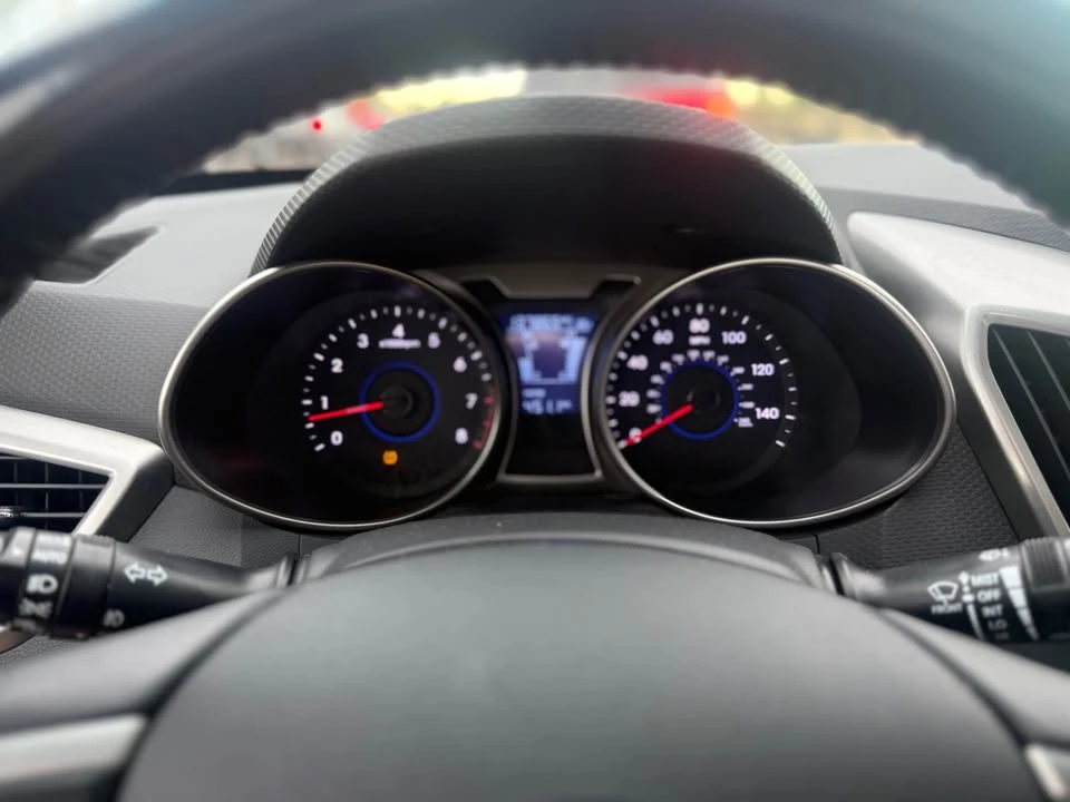 2016 Hyundai Veloster - Image 6 of 6