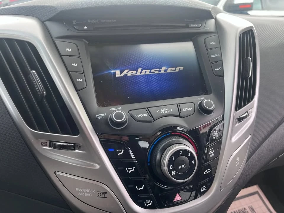 2016 Hyundai Veloster - Image 16 of 20