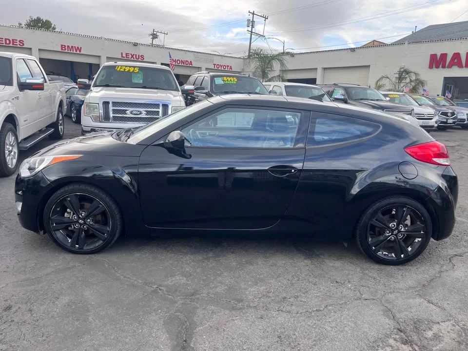 2016 Hyundai Veloster - Image 8 of 20