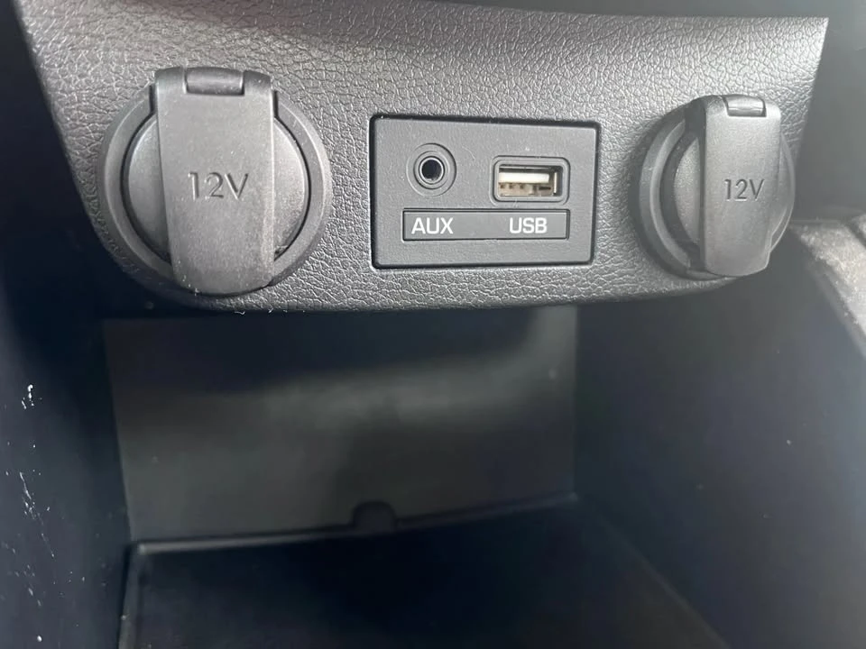 2016 Hyundai Veloster - Image 18 of 20