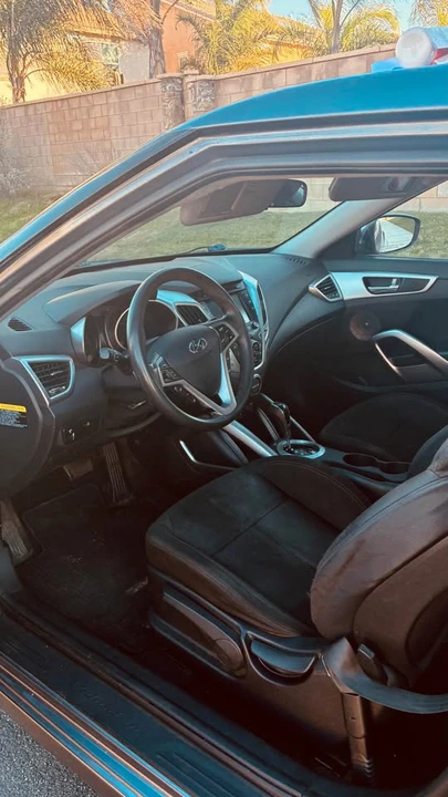 2016 Hyundai Veloster - Image 13 of 20