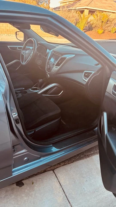 2016 Hyundai Veloster - Image 9 of 20