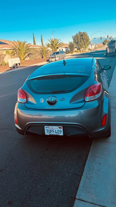 2016 Hyundai Veloster - Image 18 of 20